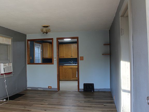 5th image of 451 Washington St