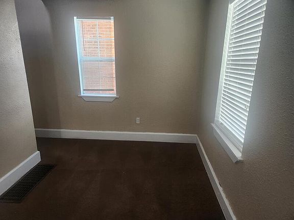2nd image of 801 N Gladstone Ave