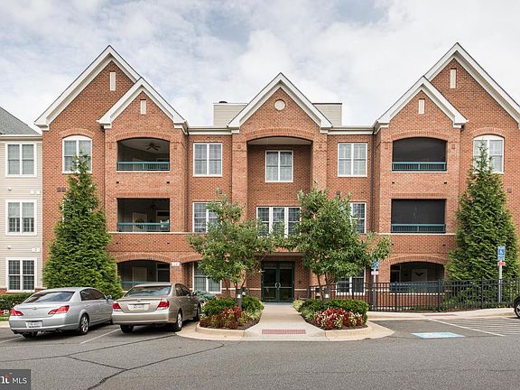 2nd image of 7055 Heritage Hunt Dr APT 102