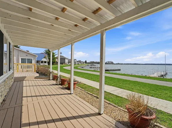 13482 W Bank Dr, Millersport, OH 43046
