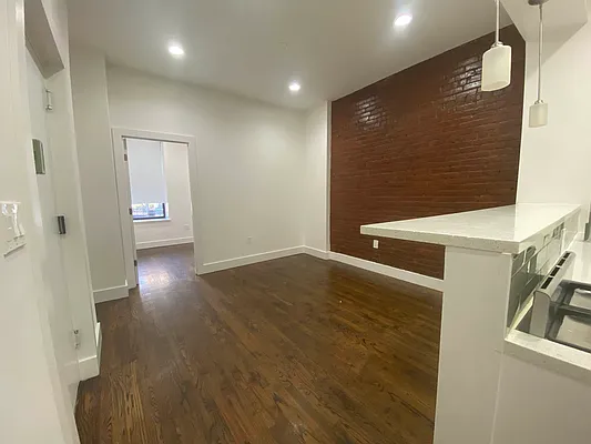 Rented by EastMount Realty LLC | media 39