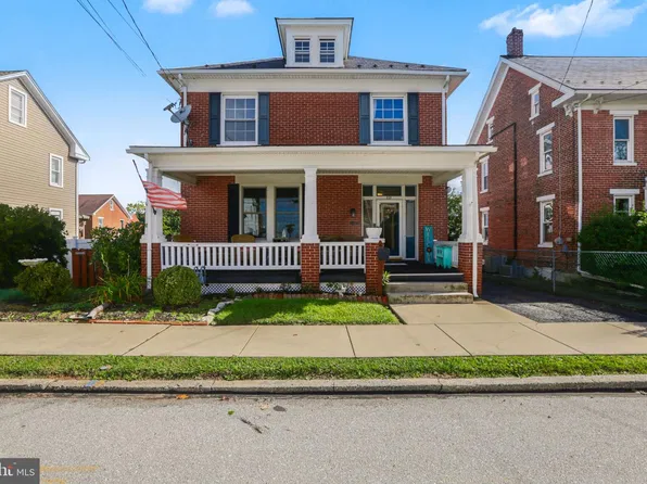221 N Charles St, Red Lion, PA 17356