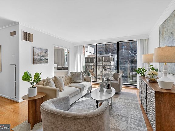 3rd image of 2555 Pennsylvania Ave NW APT 414