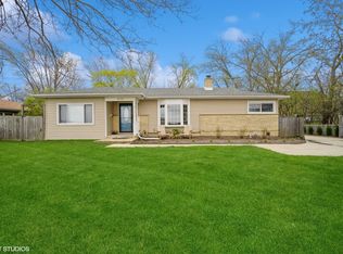 2339 Dundee Rd, Northbrook, IL 60062