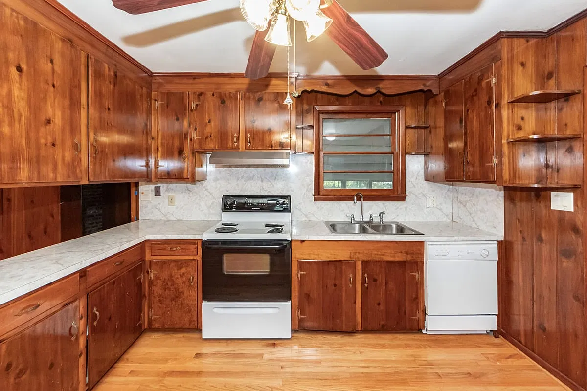 453 Wade Hampton Drive — Photo 4