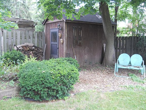 5th image of 1404 Strong Ave