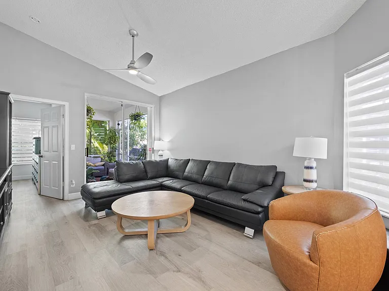 10761 Pelican Dr — Photo 9