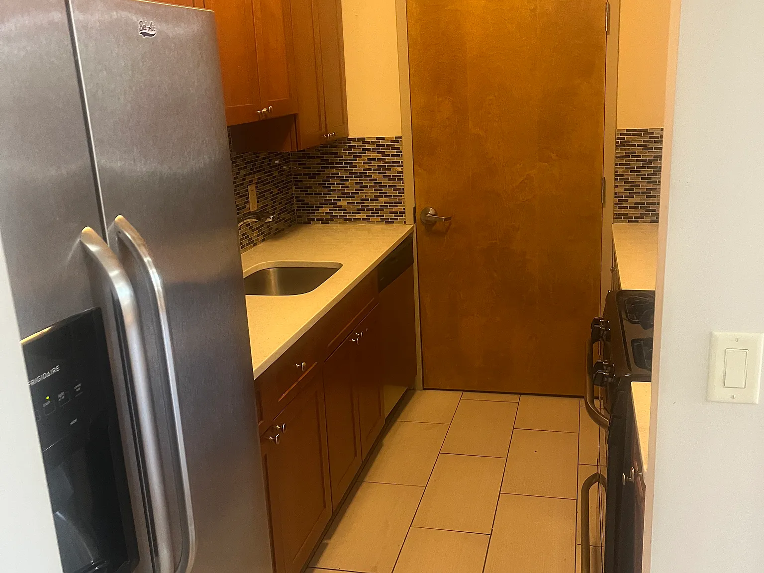 1 bed, 1675 sqft, $2,100 — Photo 1