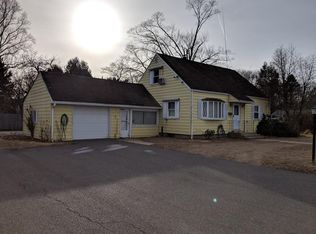 33 Raymond Ave, Chicopee, MA 01013