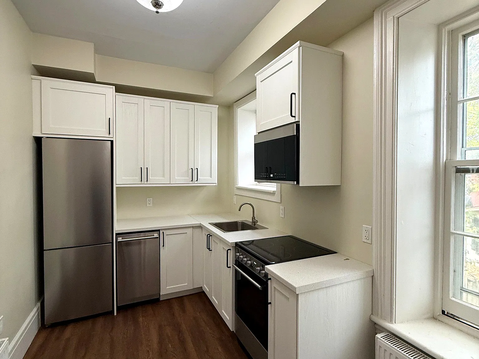 214 Woolwich Street — Photo 4