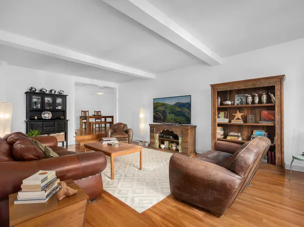 400 East 52nd Street 7A image 8 of 8