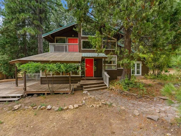 712 Remour Ln, Mount Shasta, CA 96067