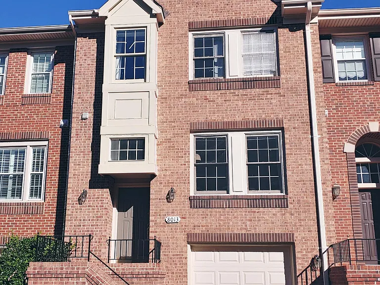 8013 Merry Oaks Ct — Photo 1