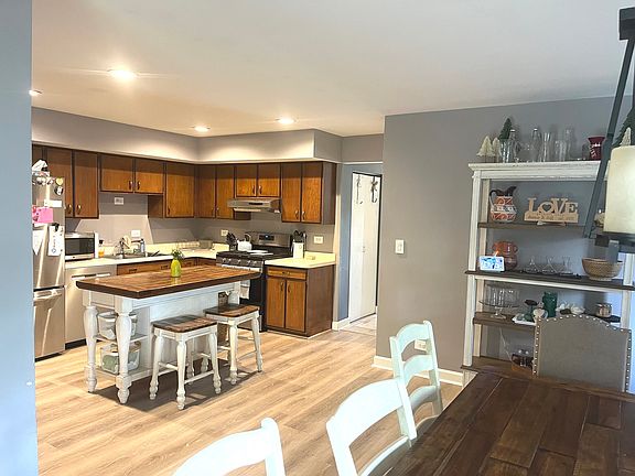 5th image of 3600 Brookmeade Dr