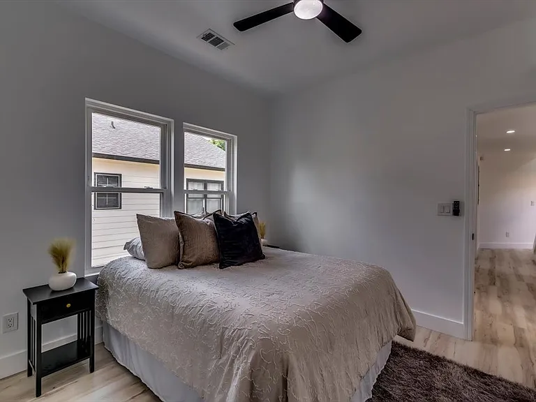693 Ira St SW — Photo 14