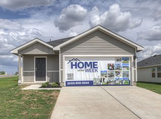 2202 Stones Throw Ln, Luling, TX 78648