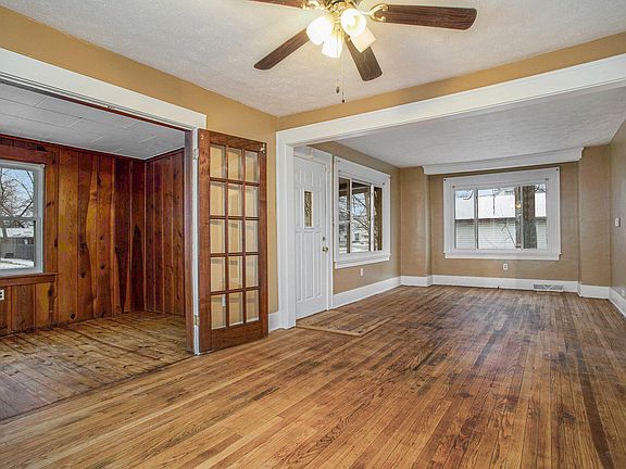 5th image of 13 Woodlawn Ave S