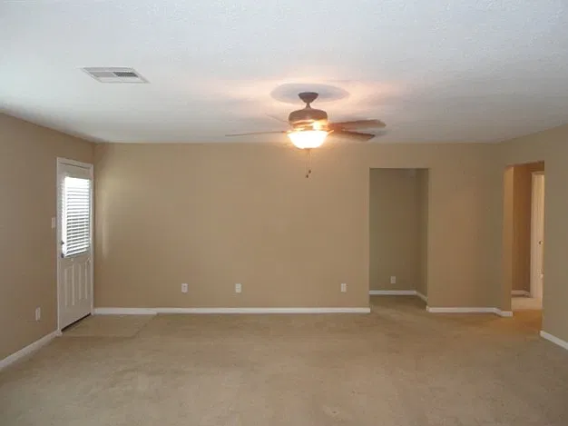 3 bed, 2.5 bath, 1815 sqft, $1,960 — Photo 4