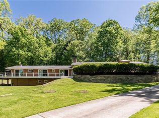 8024 Thompson Run Rd, Pittsburgh, PA 15237