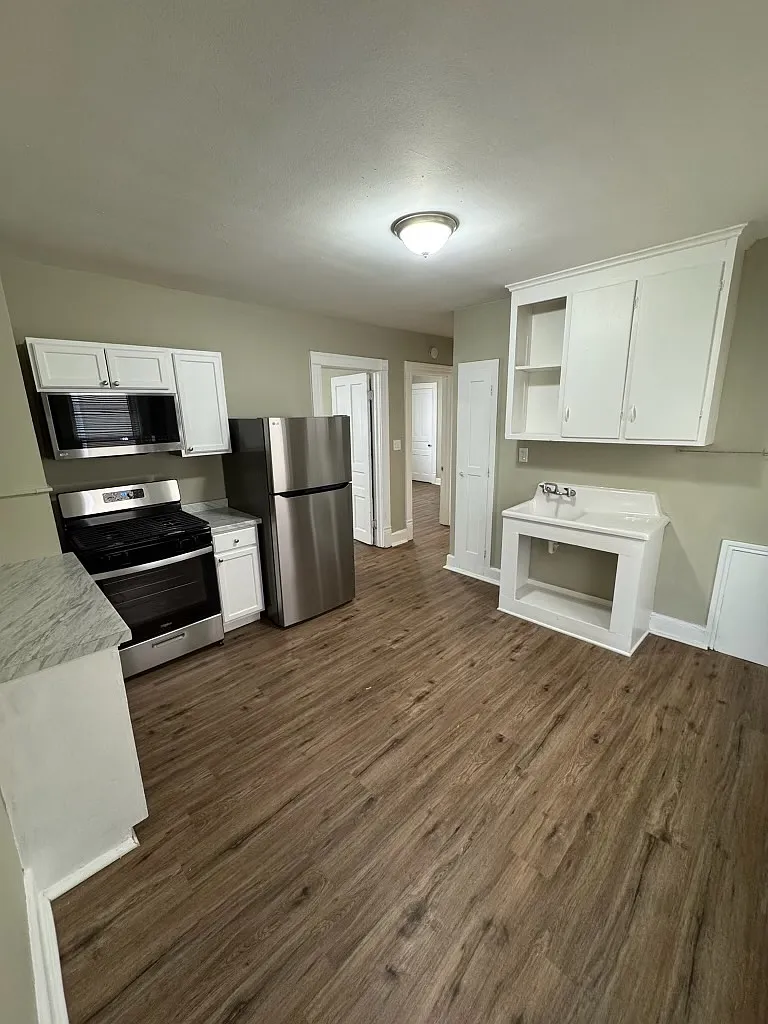 Buffum 4 unit — Photo 1