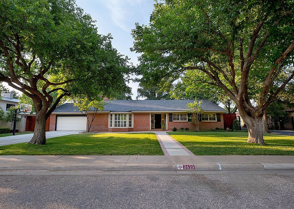 1st image of 2610 Curtis Dr