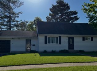 915 16th St, Rochelle, IL 61068