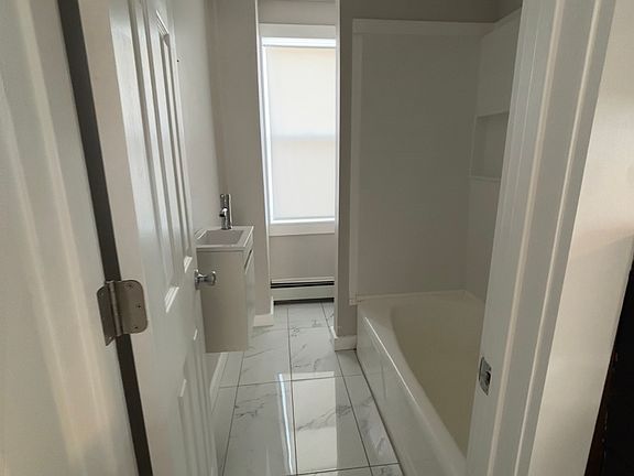 5th image of 31 Grape St APT 1