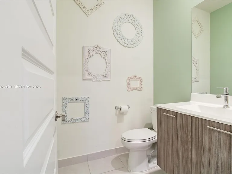 4718 NW 83rd Pkwy — Photo 17