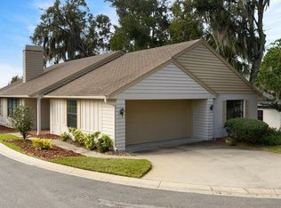 660 Sand Lake Ct, Mount Dora, FL 32757