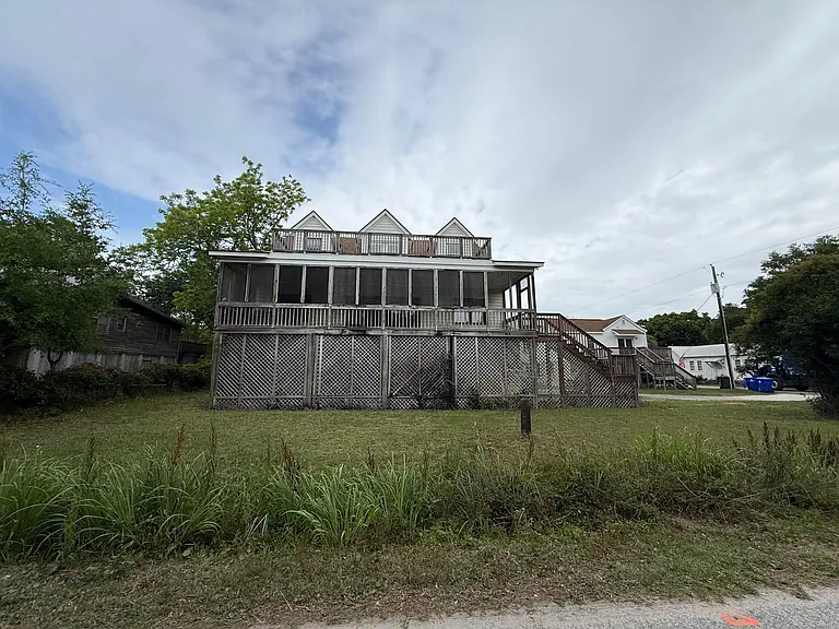 1856 Ion Ave #C — Photo 16