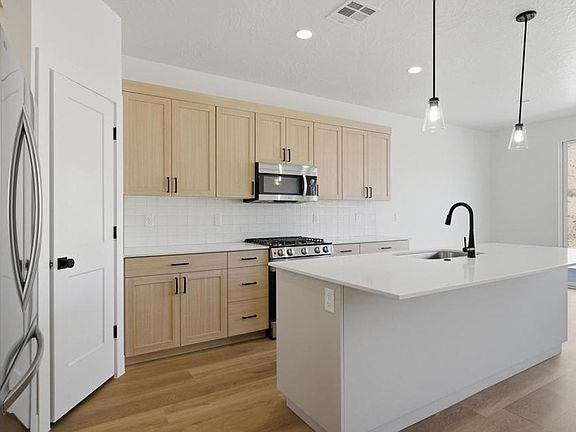 2nd image of 1383 E Egret Dr