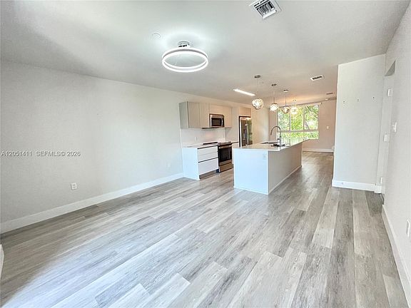 2nd image of 2535 NE 193rd St #3212