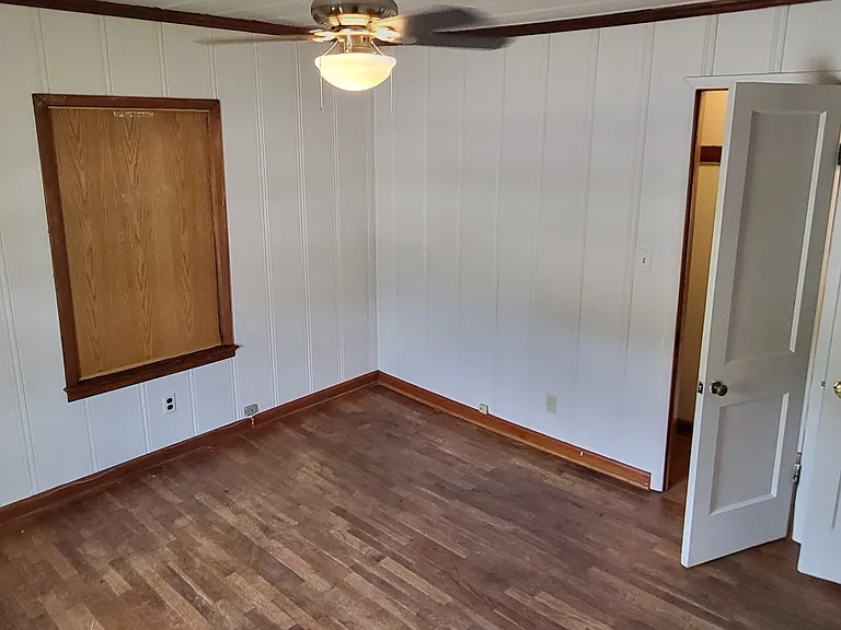 924 E Turner St — Photo 18