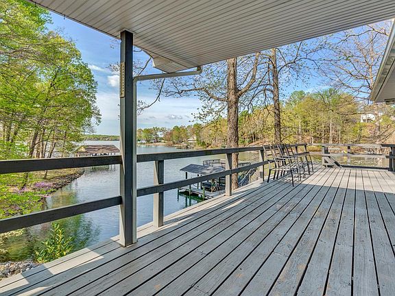 4th image of 209 S Hickory Hill Dr