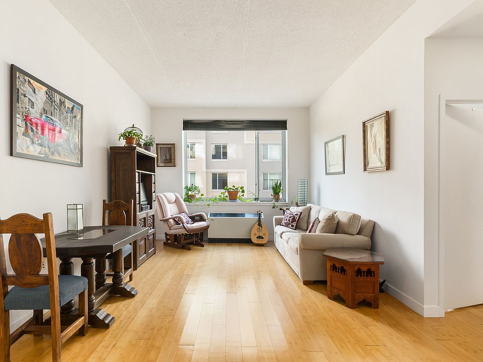 1st image of 40 W 116th St APT A802