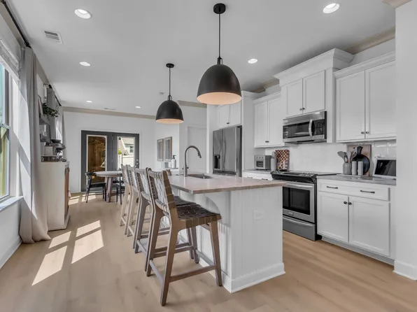 1495 Channing Dr, Thompsons Station, TN 37179