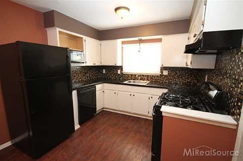 3rd image of 30169 Brush St