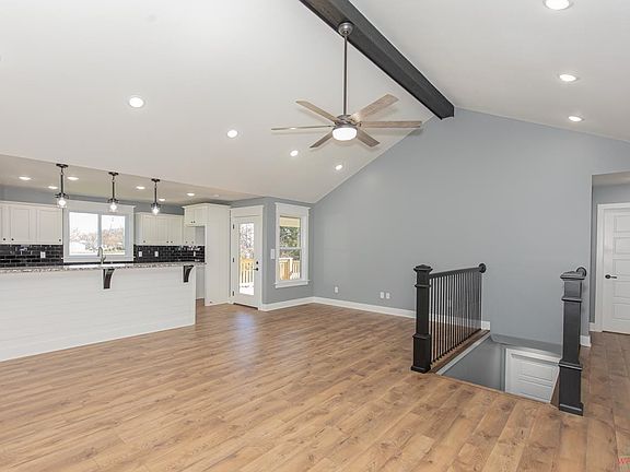 4th image of 203 Cherry Ln