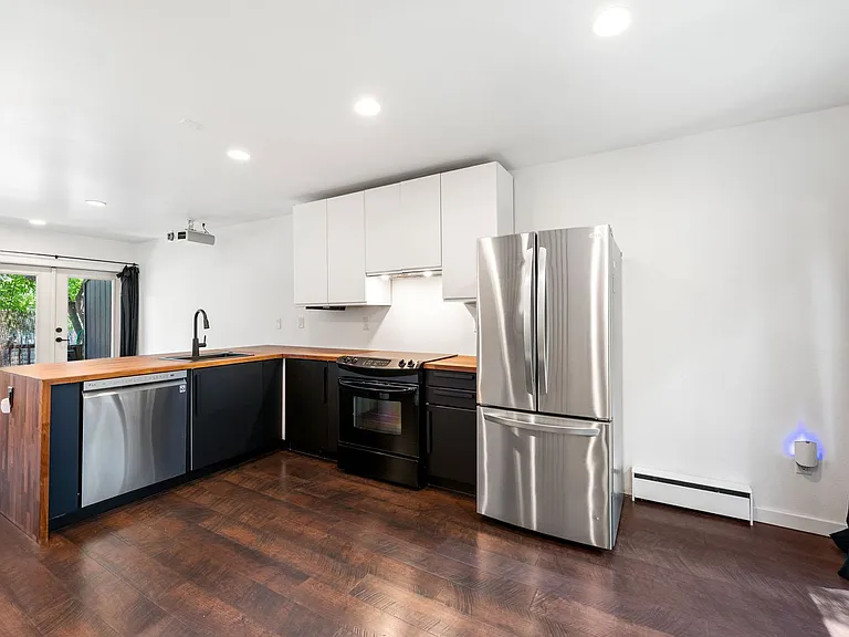 350 Arapahoe Ave #16 — Photo 5