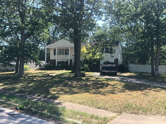 2nd image of 38 White Oak Dr