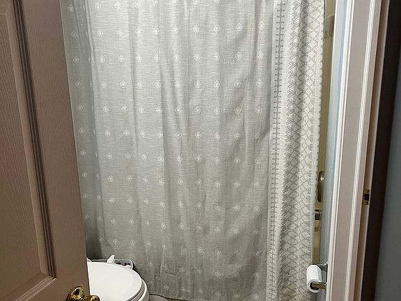 5th image of 125 W 5th Ave #4