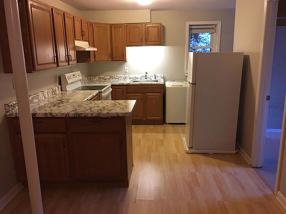 2nd image of 201 Culbreth Park Dr #B