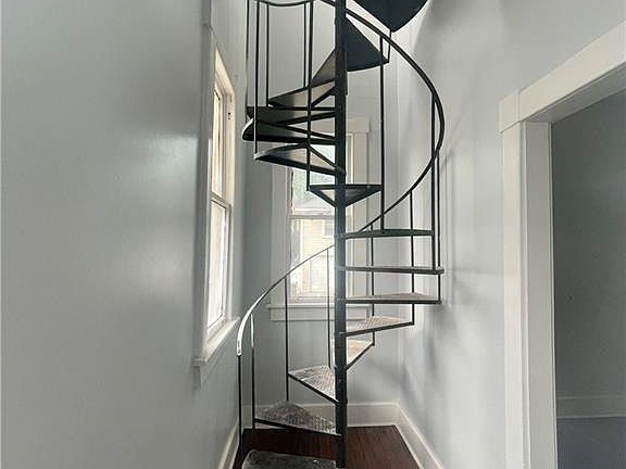 4th image of 410 E Duffy St #1/2