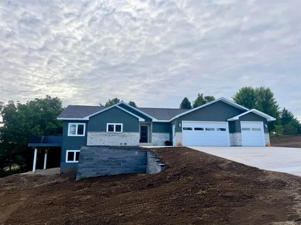 1698 Lettermore Rd, Decorah, IA 52101