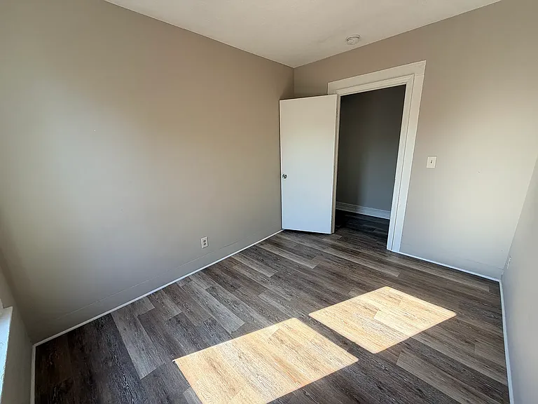 1309 E Market St — Photo 10