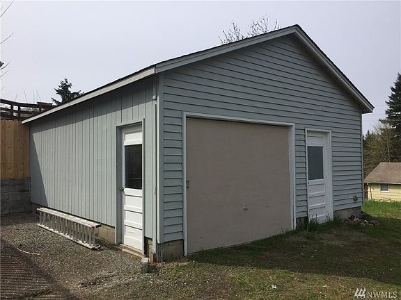 3rd image of 4240 W Alder St