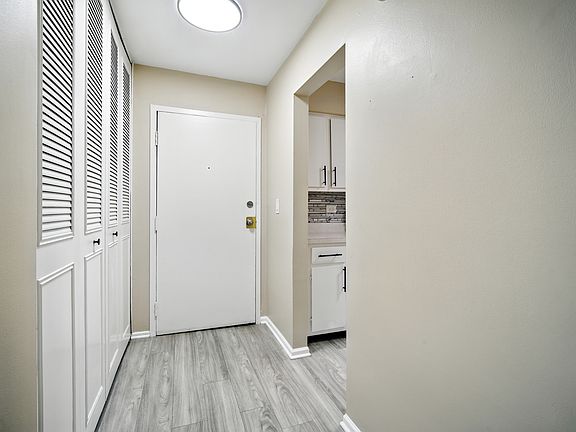 4th image of 2600 Brookwood Way Dr APT 113A
