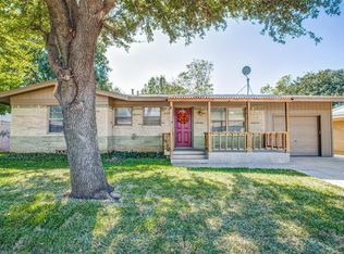 633 Willow St, Hurst, TX 76053