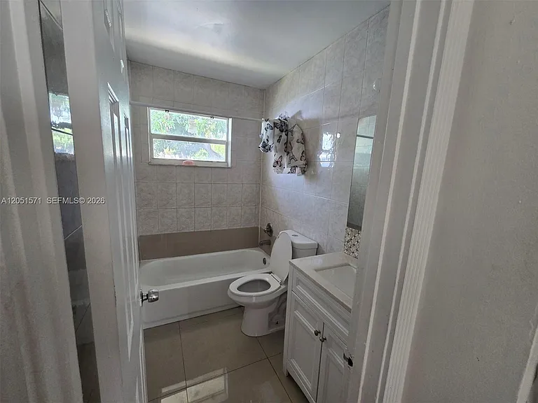 4151 SW 19th St #1-3 — Photo 3