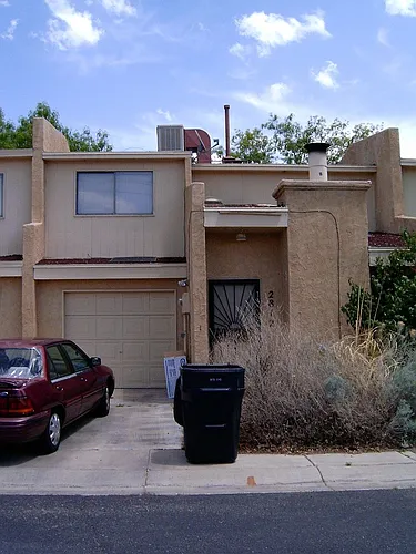 2812 Enebro St NE Photo 1